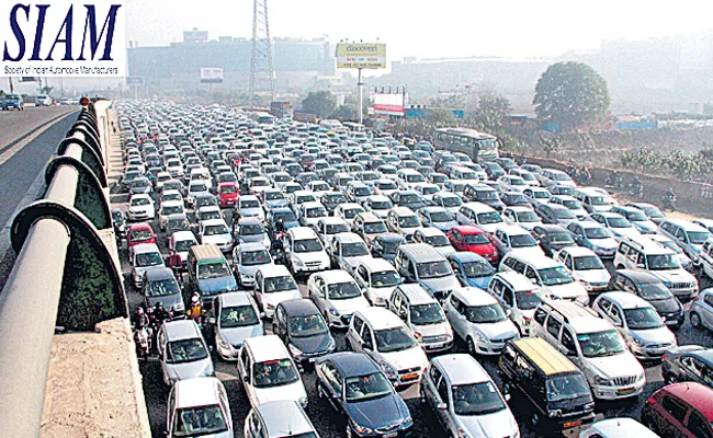 Passenger vehicle sales hit speed breaker in 2018-19, grow just 2.7% - Sakshi