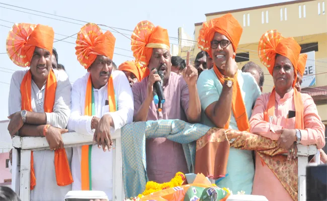 Opposite Parties Distribute Money To Voters Said BJP Leader Raja Singh - Sakshi