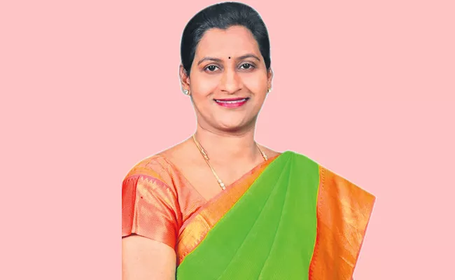 TRS Finalize Teegala Krishna Reddy Daughter In Law Anitha reddy Name For ZP ChairPerson  - Sakshi