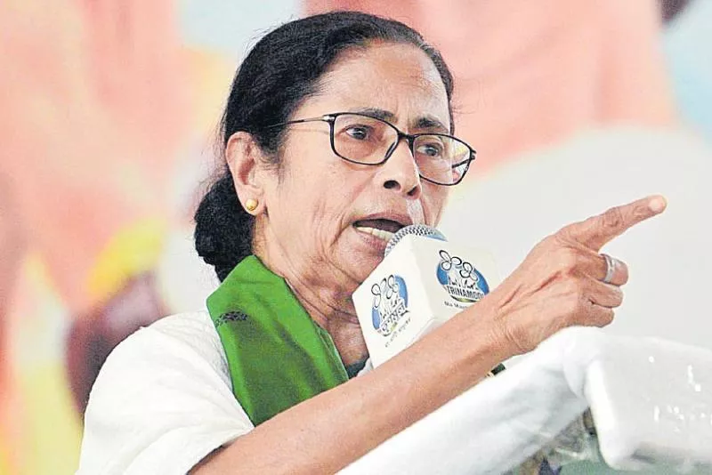 Mamata Banerjee challenges PM Modi to prove coal mining - Sakshi