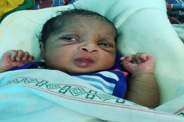 Baby Kidnap In Nizamabad Government Hospital - Sakshi