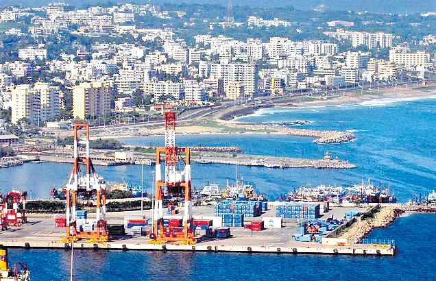 Vishakhapatnam port profit of Rs. 200 crores - Sakshi