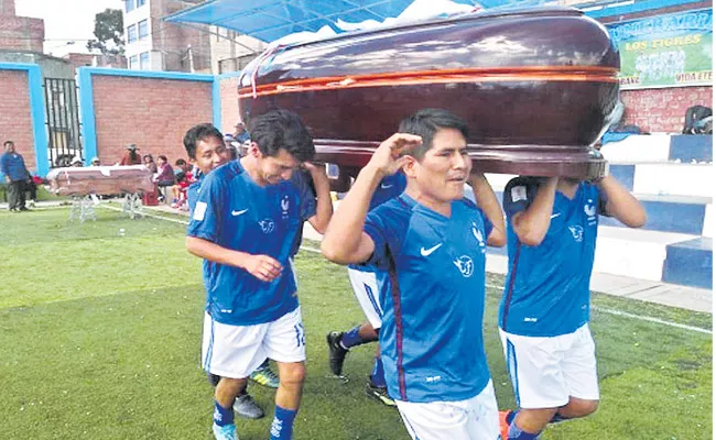 In the town of Juliaca the coffin will be awarded to the football Tournament - Sakshi