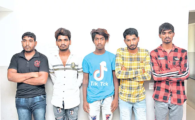 Mangarbasthi Criminals Again Chain Snatches - Sakshi