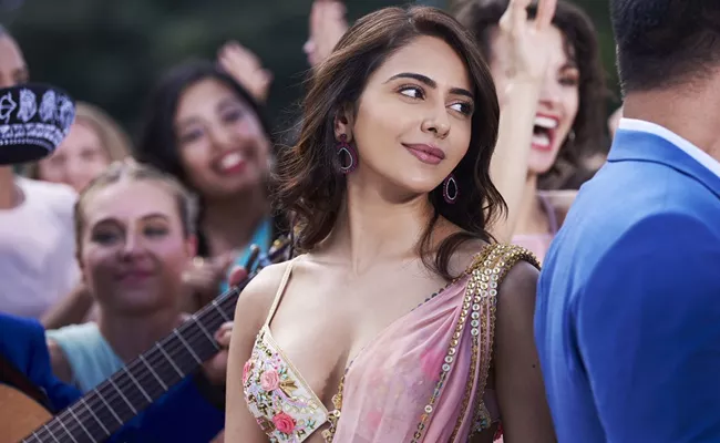 Censor Board Replaces Rakul Preet Alcohol Bottle with Flowers - Sakshi