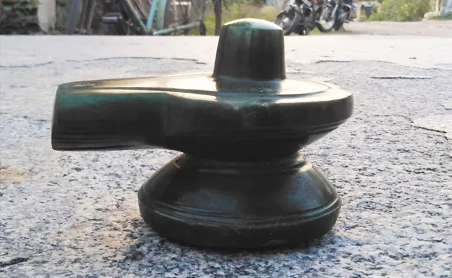 Maragatha Lingam Found in Tamilnadu - Sakshi