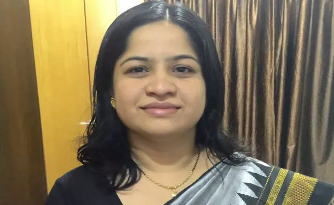 Karnataka Congress Leader Reshma Padeknur Found Dead - Sakshi