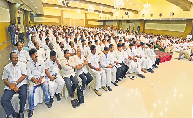 Vijaya Sai Reddy Training to YSRCP Agents For Vote Counting - Sakshi