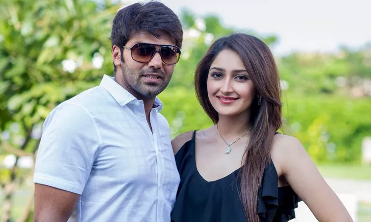 Sayesha Saigal Praises Husband Actor Arya - Sakshi