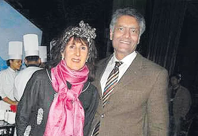 Congress candidate Sunil Kumar Jakhar declares Rs 7 cr deposits in Swiss bank - Sakshi