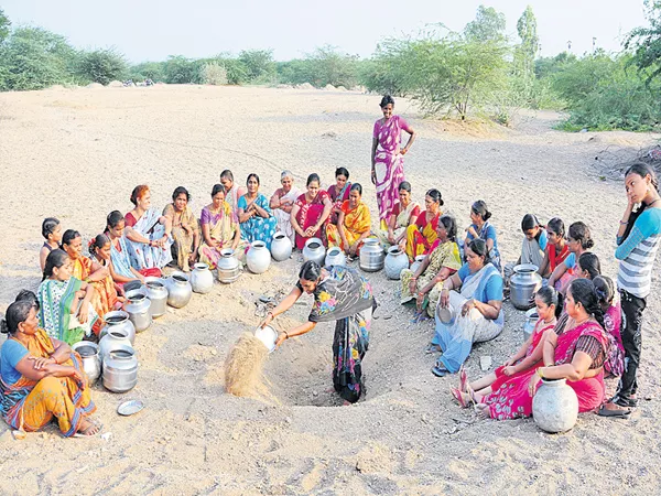 Huge Water Drought In Rayalaseema and Prakasam and Nellore Districts - Sakshi