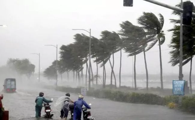 cyclone Fani located ESE of Kakinada about 250Km - Sakshi