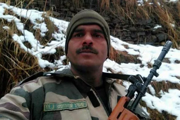 EC rejects nomination of dismissed BSF jawan Tej Bahadur Yadav - Sakshi