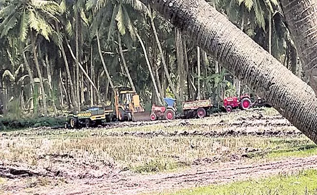 Sand Mining In East Godavari - Sakshi