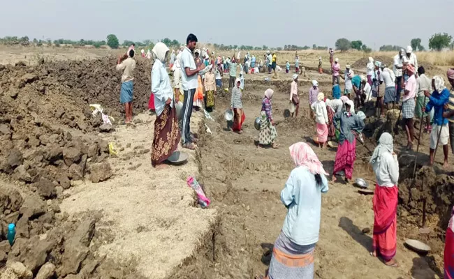 Upadi Hami Pathakam Process In Warangal - Sakshi