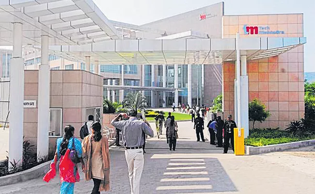 Tech Mahindra Q4 net dips, announces dividend of ₹14/share - Sakshi