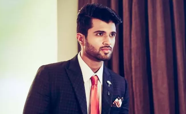 Vijay Devarakonda Next Movie Title Break Up - Sakshi