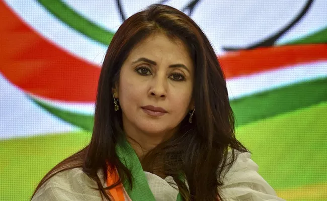 Urmila Matondkar Said That She Wont Quit Politics - Sakshi