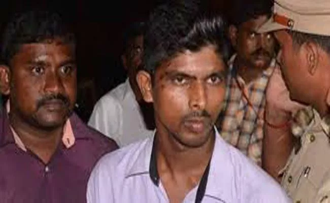 Srinivasarao released from Central jail - Sakshi