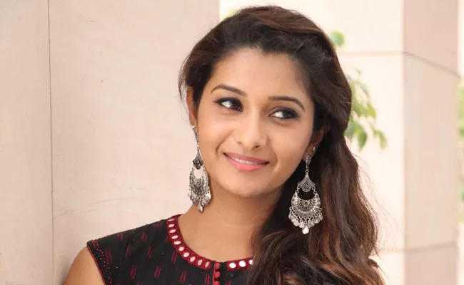 Priya Bhavani Shankar Over Tweet About Modi - Sakshi