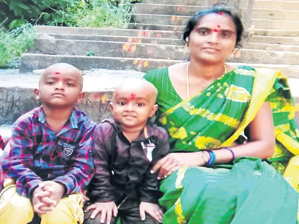 Mother Kills Her Two Childrens In Siddipet - Sakshi