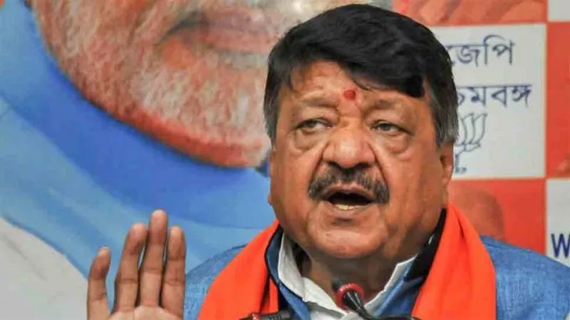 Kailash Vijayvargiya Mocks Rahul Gandhis Resignation Offer - Sakshi