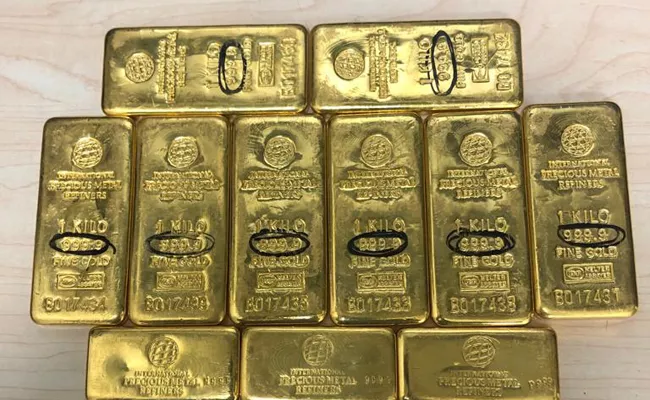 11 Kgs Gold Seized In Shamshabad Airport - Sakshi