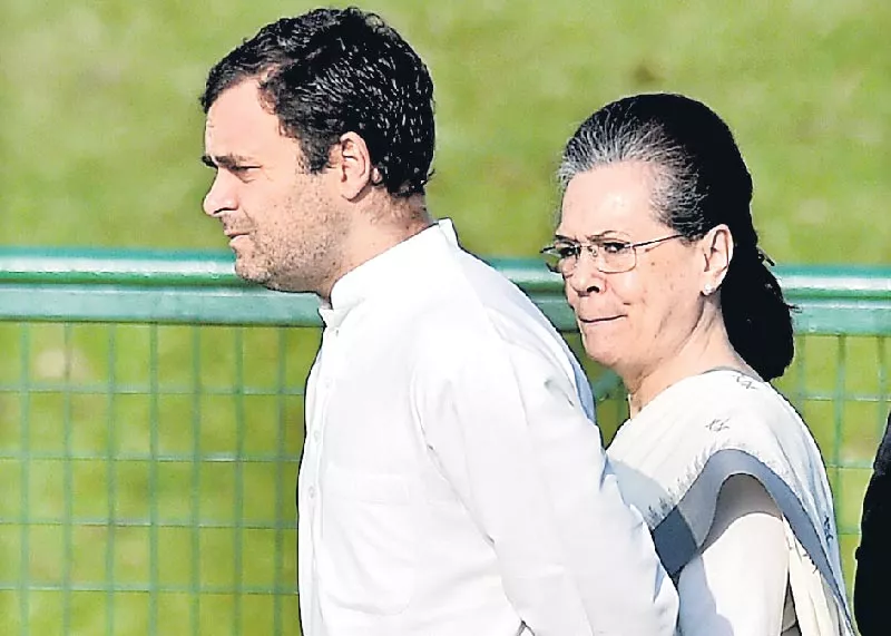 Rahul Gandhi resignation row keeps uneasy focus on Congress - Sakshi