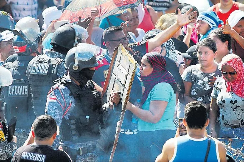 Clashes between prisoners in Brazil jail leave 15 dead - Sakshi