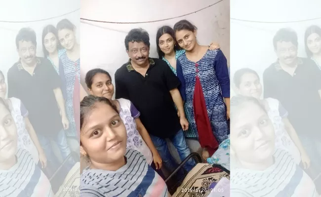 Ramgopal Varma visits Siddhartha Eng College - Sakshi