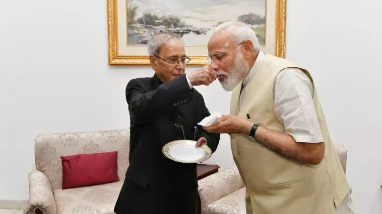 Prime Minister Narendra Modi Met Former President Pranab Mukherjee - Sakshi