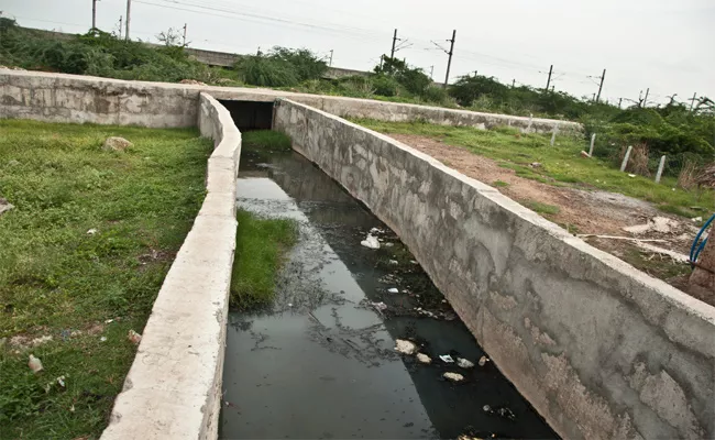 GHMC Drainage Cleanings in Hyderabad - Sakshi