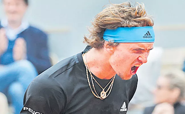 Naomi Osaka and Alexander Zverev survive 1st round scares - Sakshi