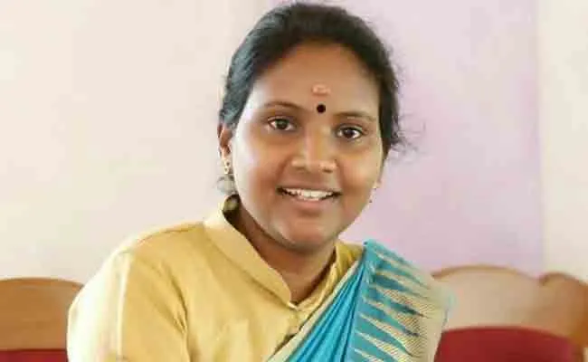 Remya Haridas Poverty To Parliament Kerala MP - Sakshi