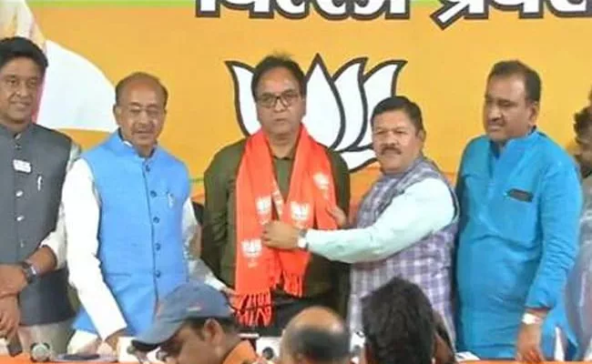 AAP Lawmaker Anil Bajpai Joins BJP - Sakshi