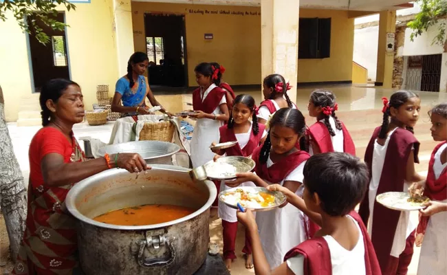 Midday Meal Bills Pending in YSR Kadapa - Sakshi