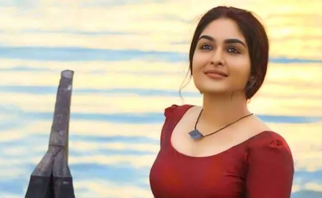 Prayaga Martin Waiting to Experiment in Kollywood - Sakshi