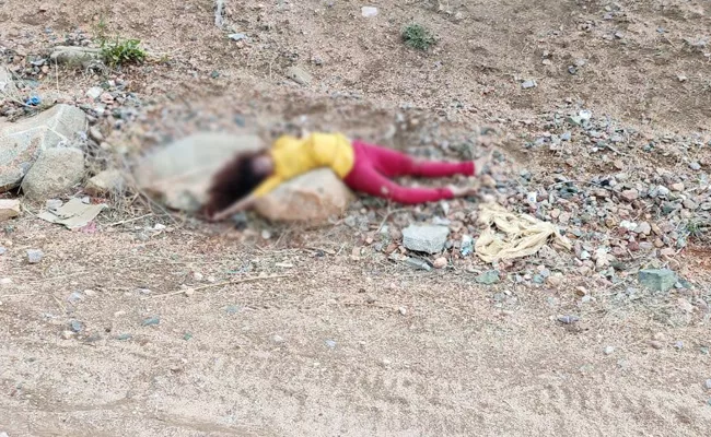 Young Women Deadbody Found in Railway Station - Sakshi