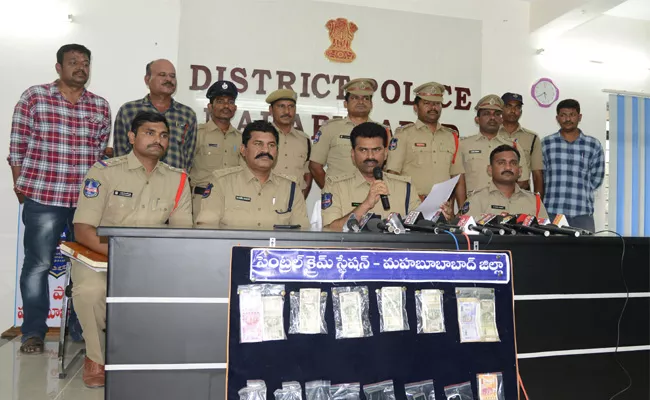 Cricket Betting Gang Arrested In Warangal - Sakshi