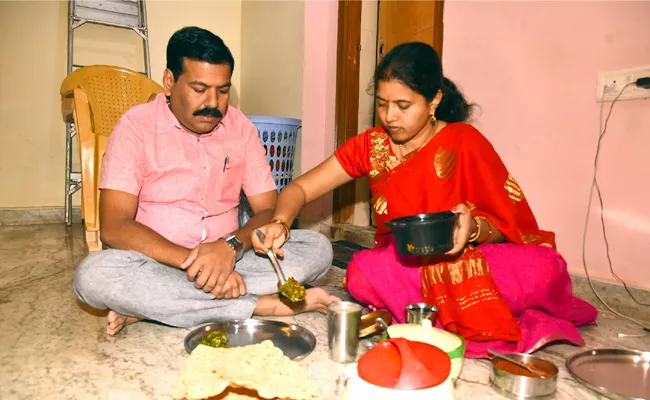 Kollapur MLA Beeram Harshavardhan Reddy personal time with sakshi - Sakshi