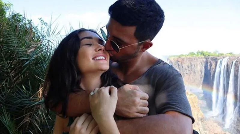 Amy Jackson Gets Engaged To Boyfriend George Panayiotou - Sakshi