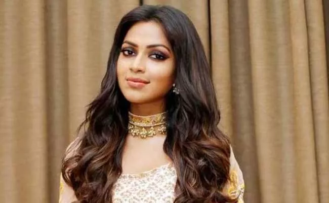 Amala Paul May Act In Mani Ratnam Ponniyin Selvan - Sakshi