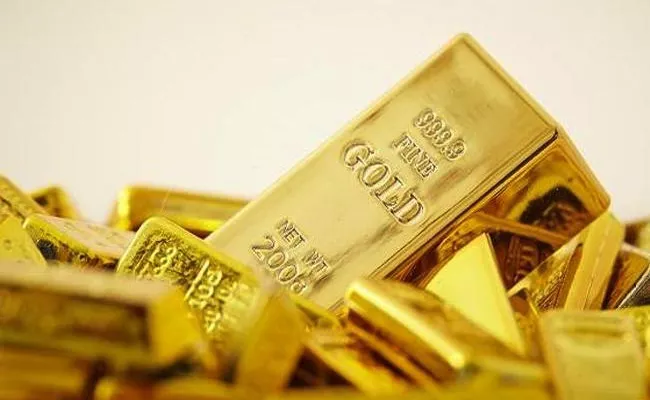 Customs Commissioner MRR Reddy Says Gold Seized At Green Channel - Sakshi