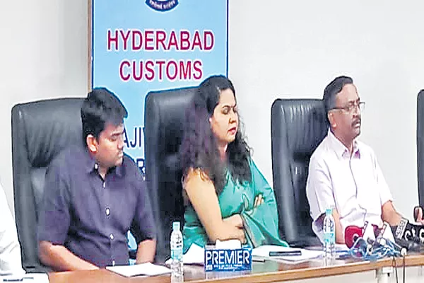 International gold smuggling as organized in Hyderabad - Sakshi