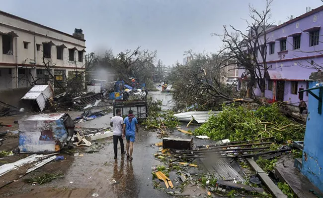 Cyclone Fani Reminds India That Climate Change Agenda Too - Sakshi