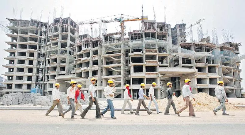 Shortage of Construction workers in Hyderabad - Sakshi