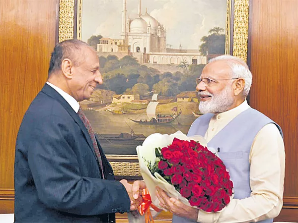 Narasimhan meeting with the President and the Prime Minister - Sakshi