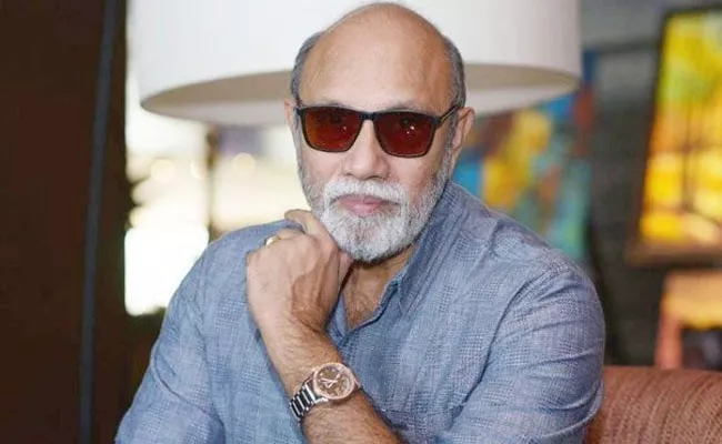 Actor Sathyaraj Fires On rajinikanth And Kamal Hassan - Sakshi