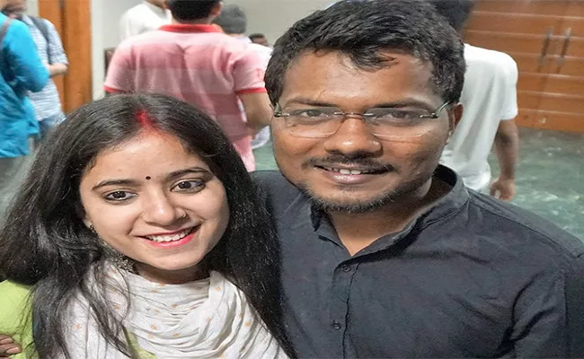 wife of Journalist Prashant Moved Supreme Court For Release - Sakshi