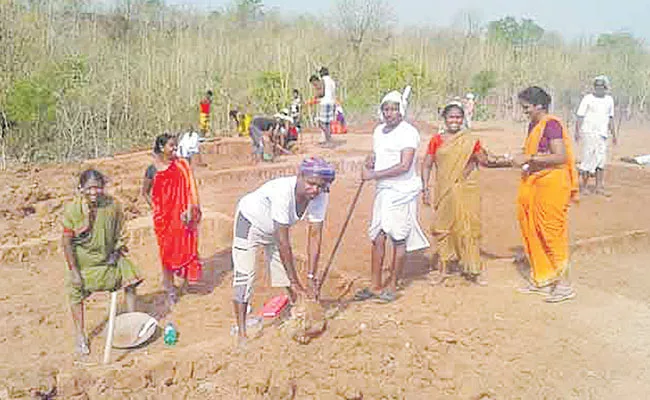 Upadhi Hamee Scheme Beneficiaries Are 42 Lakhs In Telangana - Sakshi